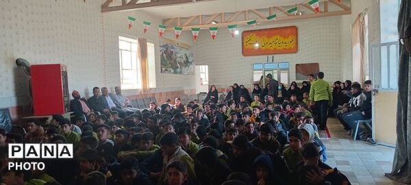 فرهنگ و هنر در مدارس شهید صادقی و شهید رجایی طنین انداز شد