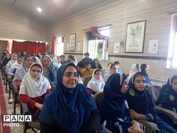 تجلیل از تئاتر دانش‌آموزی  و خبرنگاران پانا در کانون شهید مطهری شهرستان ساوجبلاغ 