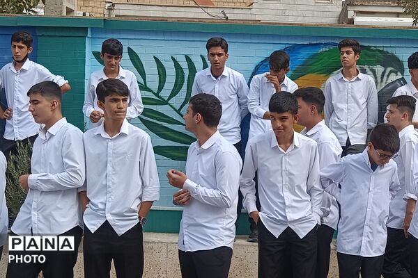 رقابت پرهیجان طناب‌کشی در بهارستان دو