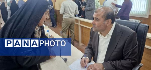 ملاقات مردمی استاندار مازندران با شهروندان محمودآباد