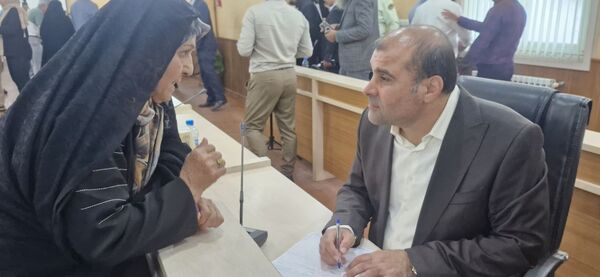 ملاقات مردمی استاندار مازندران با شهروندان محمودآباد