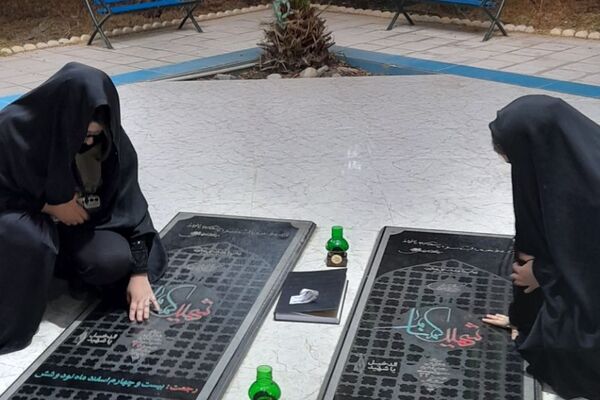 لحظات ناب در دیار نور، کنار شهدا 