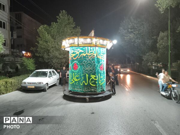 کاروان‌های عزاداری شب شهادت امام سجاد(ع) در سراسر اصفهان به حرکت درآمد