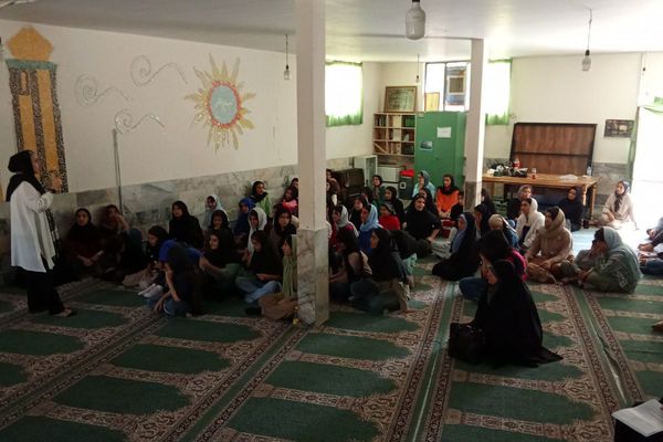 برگزاری اختتامیه پایگاه تابستانی دبیرستان توحید یک؛ همراه با جلسه‌ ی خود مراقبتی