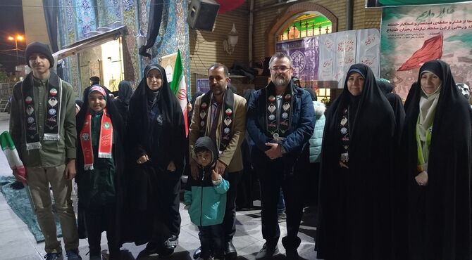 خدمت‌رسانی دانش‌آموزان تهرانی در موکب میدان المپیک