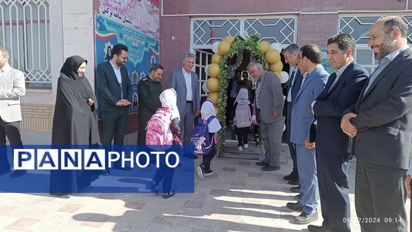 برگزاری مراسم جشن شکوفه‌ها در زنجان