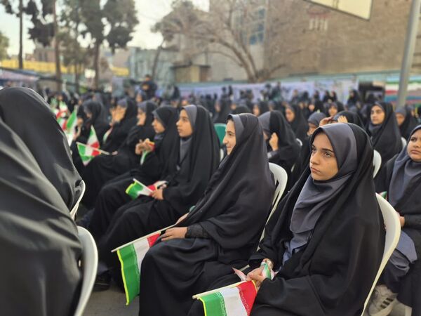 صدای انقلاب طنین انداز شد
