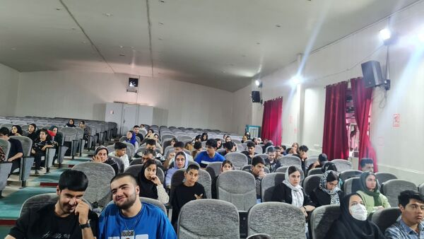 همایش بزرگ تحصیلی در سینما انقلاب یاسوج