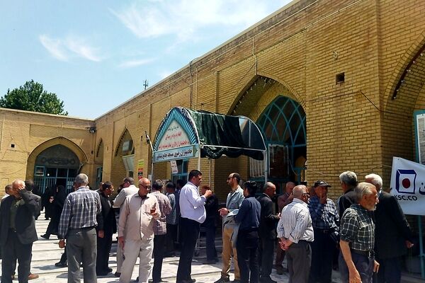 چایخانه مسجد جامع نیشابور میزبان نماز گزاران نیشابوری شد 