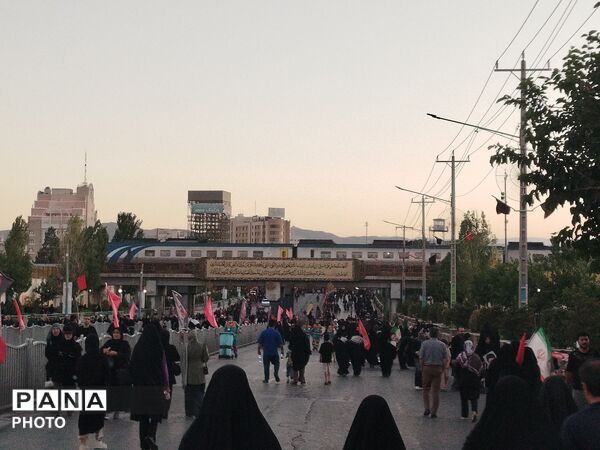 مشهد، روایت‌گر حماسه وفاداری؛ بدرقه باشکوه رهبر شهید ایران