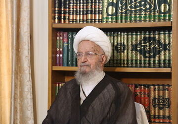 تاکید آیت‌الله مکارم شیرازی بر حفظ وحدت ملی، ایستادگی در برابر دشمن و مجازات عاملان جنایت
