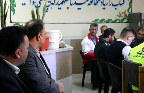 جلسه هماهنگی مانور زلزله در مدرسه مقصودلو سرخنکلا 