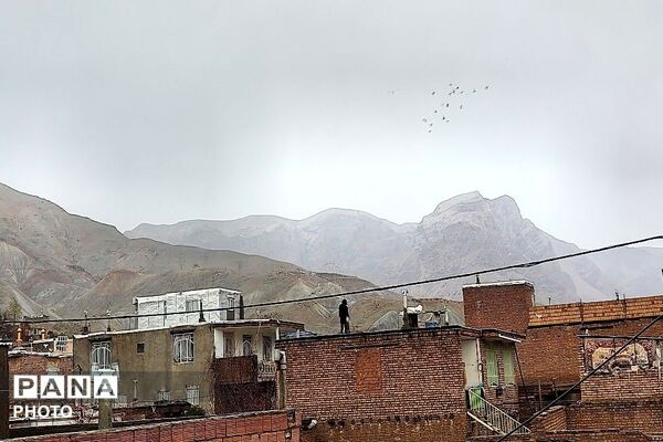 بارش شدید  باران بهاری و اب گرفتگی معابر شهر بار