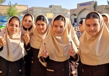  آیین انتخابات شورای دانش‌آموزی در شهرستان قرچک/فیلم