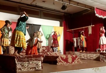«حشمت خانه»  به روی صحنه رفت