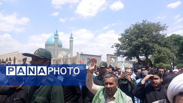 مشت هایی که انتقام را صدا می‌زند 