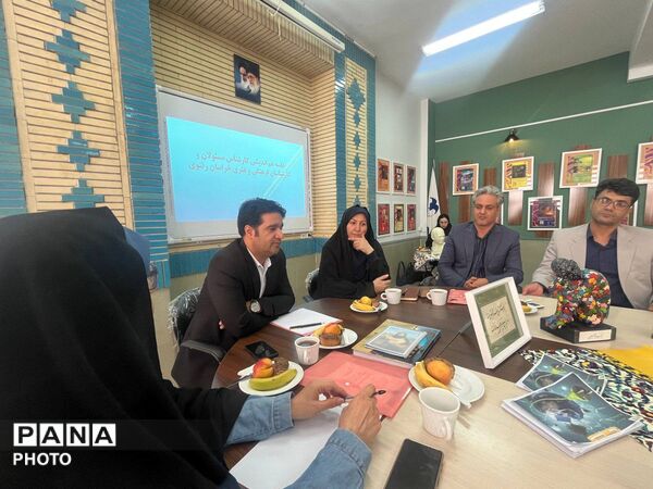 جلسه  هم اندیشی کارشناس مسولان فرهنگی وهنری استان خراسان رضوی