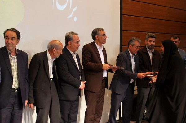 همایش بزرگداشت مقام معلم آموزش و پرورش ناحیه 2 زنجان