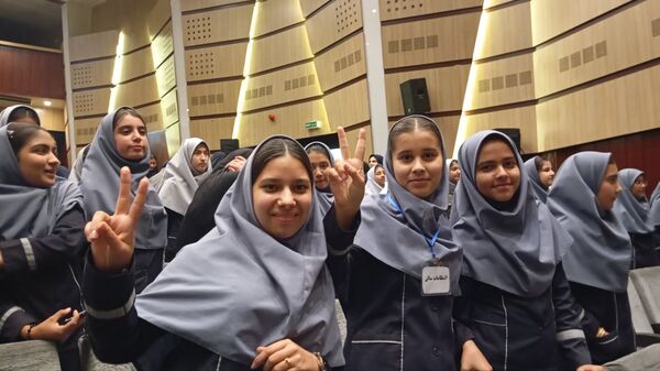 یلدای مادرانه با حضور مادران و دانش آموزان در فرهنگسرای سیمرغ