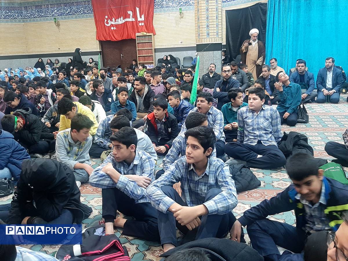 محفل انس با قرآن به مناسبت هفته بسیج در ملارد