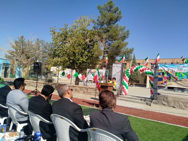 افتتاح چمن مصنوعی دبیرستان نمونه دولتی دانش کاشمر 