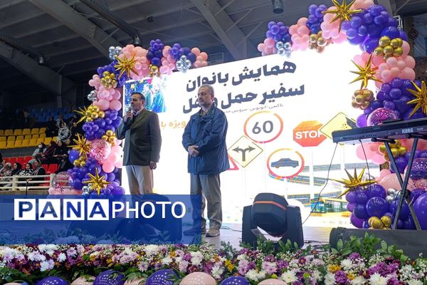 گردهمایی رانندگان سفیر مهر در هفته حمل‌ونقل شیراز