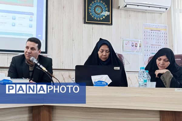 جلسه مراقبین سلامت مدارس در نیشابور 