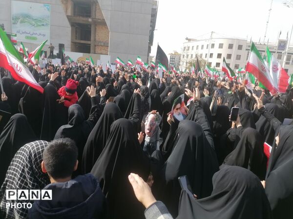 اجتماع بزرگ مردم مشهد در روز شهادت رهبر عظیم الشان انقلاب 