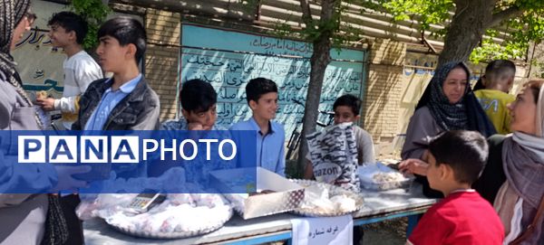 برپایی بازارچه در مدرسه ولیعصر آشخانه 