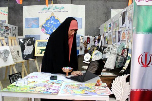 نمایشگاه دست‌سازه‌های هنرستان‌های ناحیه۲ زنجان