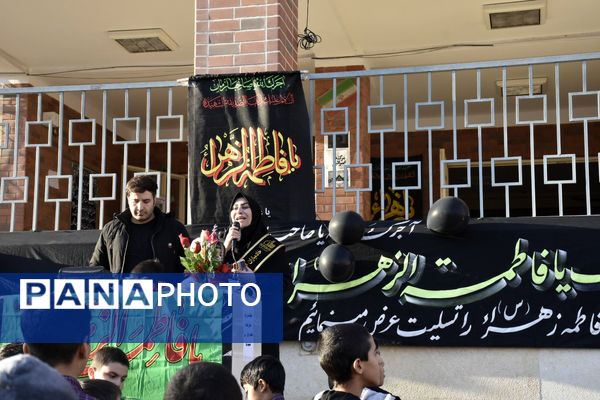 ایستگاه‌های صلواتی و دسته‌های سینه‌زنی و هیات‌های عزاداری در مدارس شهرستان قدس