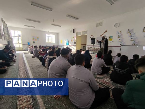 گرامیداشت ایام فاطمیه در دبیرستان خاتم الانبیا خاتم