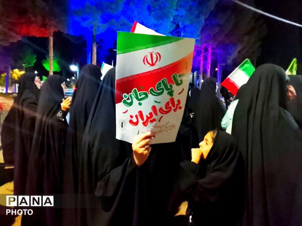 هم‌نوایی مردم رشتخوار در فراقِ رهبر شهید