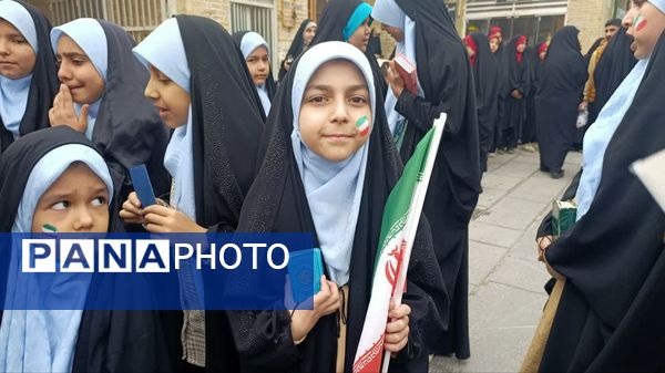 حضور با شکوه مردم تفت در راهپیمایی ۲۲ بهمن