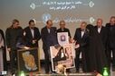 تجلی فرهنگ ایثار در قاب هنر؛ اثر هنرجویان رشتی به وزیر آموزش و پرورش اهدا شد
