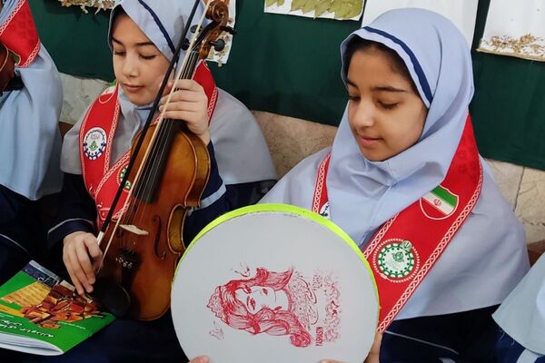 افتتاحیه جشنواره فرهنگی هنری ماها در دبستان قدر بهارستان۲