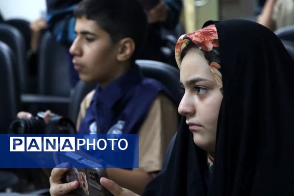 بازدید خبرنگاران پانا ناحیه یک و دو یزد از مرکز شماره ۹ آتشنشانی یزد