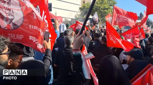 تشییع پیکر مطهر رهبر شهید و خانواده ایشان در مشهد