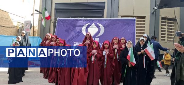 غرفه خبرگزاری پانا، وعده دیدار دانش‌آموزان در راهپیمایی 22 بهمن