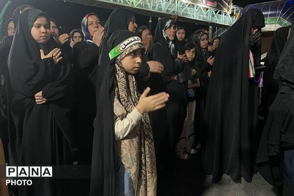 تجدید پیمان وفاداری بومہنی‌ها در مراسم عزای رهبر شهید انقلاب