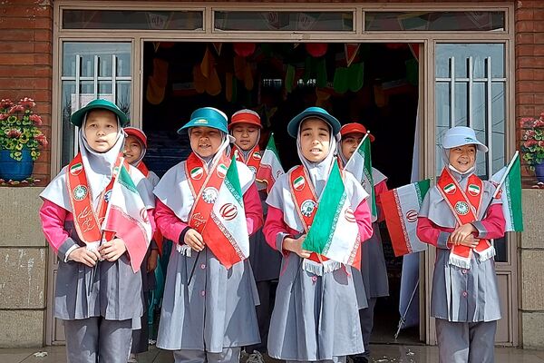 برگزاری جشن احسان و نیکوکاری در دبستان حکیم نظامی کهریزک 