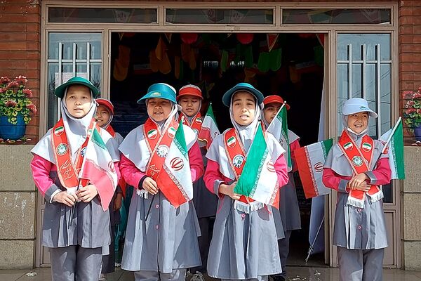 برگزاری جشن احسان و نیکوکاری در دبستان حکیم نظامی کهریزک 