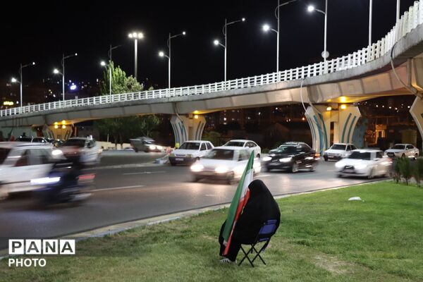 پرچمی که زمین نگذاشتند