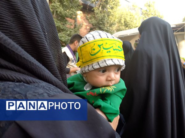  مراسم شیرخوارگان حسینی در باغ فردوس استان اصفهان