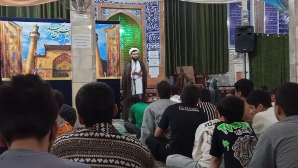 اعتکاف دانش‌آموزان دبیرستان شهید بابایی منطقه ۱۵ 