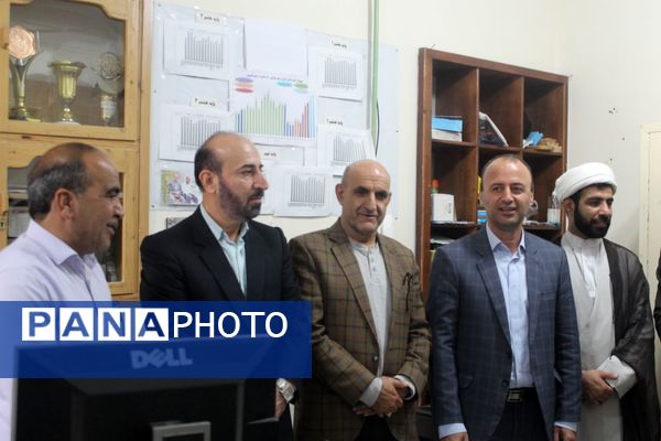 بزرگداشت مقام معلمان در مدارس گلوگاه 