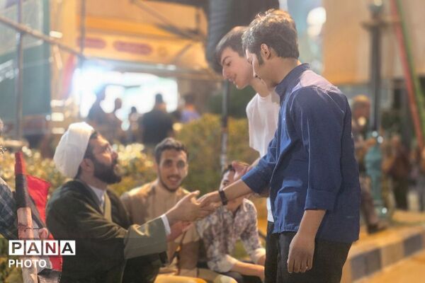 جشن آغاز امامت در شب‌های چراغانی