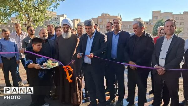 افتتاح رسمی نمایشگاه پاییزه در شهرستان ساوجبلاغ