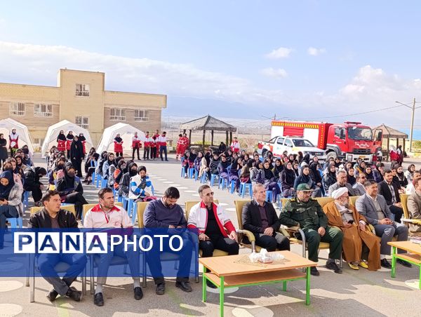 مراسم گرامیداشت هفته پدافند غیرعامل در دبیرستان عشایری شبانه‌روزی نسیبه