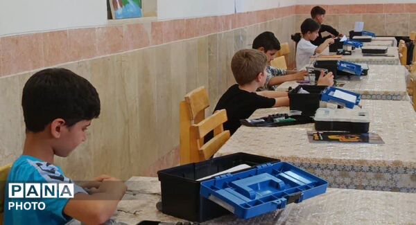 افتتاح کارگاه رباتیک در پژوهش‌سرای شهید باقیان زارچ
